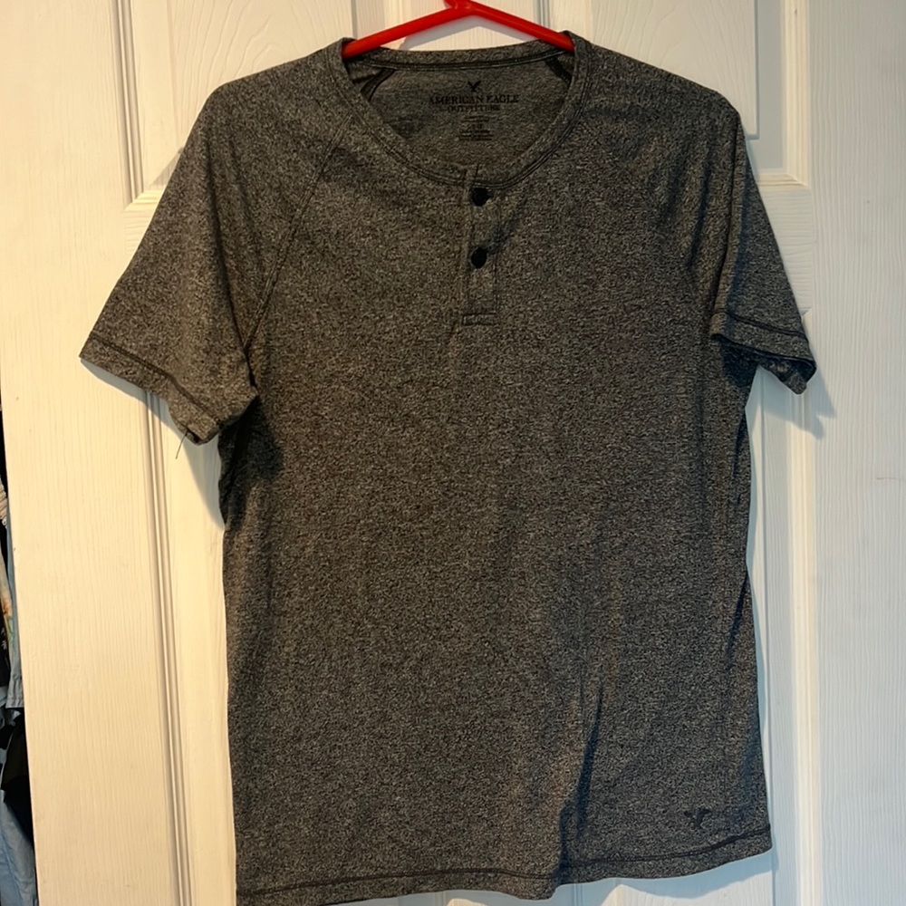American eagle AEO S small grey HENLEY classic fit shortsleeved